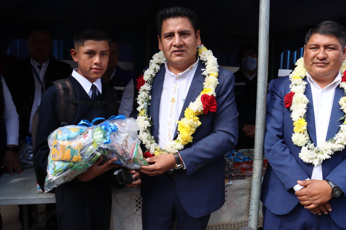 ¡𝑪𝒐𝒎𝒊𝒆𝒏𝒛𝒂 𝒆𝒍 𝒂𝒏̃𝒐 𝒆𝒔𝒄𝒐𝒍𝒂𝒓 𝒄𝒐𝒏 𝒆𝒔𝒑𝒆𝒓𝒂𝒏𝒛𝒂 𝒚 𝒄𝒐𝒏𝒇𝒊𝒂𝒏𝒛𝒂📷 📷📷
En nuestras Unidad Educativas garantizamos: la dotación del alimento complementario escolar, transporte seguro, internet, equipamiento completo y suministro de agua.