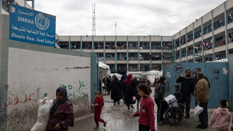 DrMadsGilbert's tweet photo. Can anyone answer my simple question: 
Why is ISrael not being investigated for the killing of 154 UNRWA employees in Gaza? When UNRWA now is to be investigated and subjected to acute, brutal economic boycott and sanctions for unsubstantiated ISraeli claims that 12 UNRWA employees were 'Hamas'? 
Dr. Mads