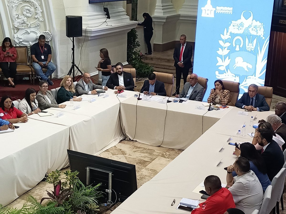 #05Feb || Ahora Junta Directiva de la AN, encabezada por su presidente, diputado Jorge Rodríguez sostiene encuentro con los trabajadores y trabajadoras en el marco de la Gran Jornada de Diálogo Nacional.