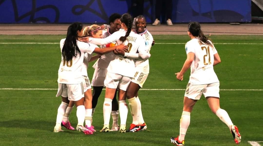 OLAngElles's tweet photo. #UWCL
#OLSLA
#OLFeminin #OLympiqueLyonnais https://t.co/ENLcI9VUgx