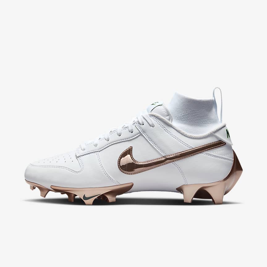J23app's tweet photo. RESTOCK: Kyler Murray x Nike Vapor Edge Dunk Cleats on @nikestore

Link -> https://t.co/cVMNtZ3sYW https://t.co/iNzo0MVEuQ