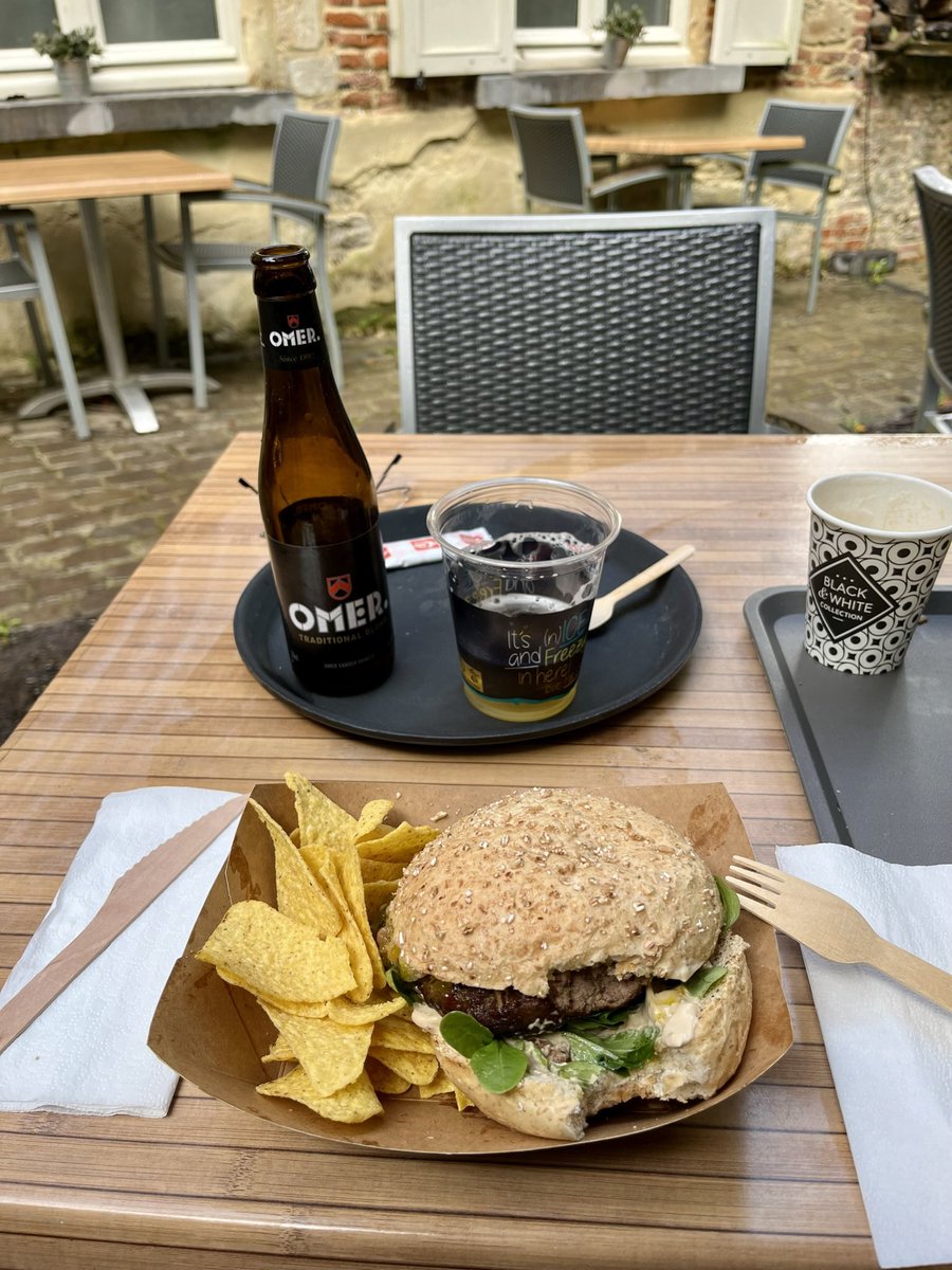 SamPlusLou's tweet photo. We iz xplorin  Park van Tervuren an de Africa Museum in Brussels. 
Den de  noms of de “Best Burger Benelux” at Gordaelmolen (Het Spaans Huis). https://t.co/ov9NUCxy9v