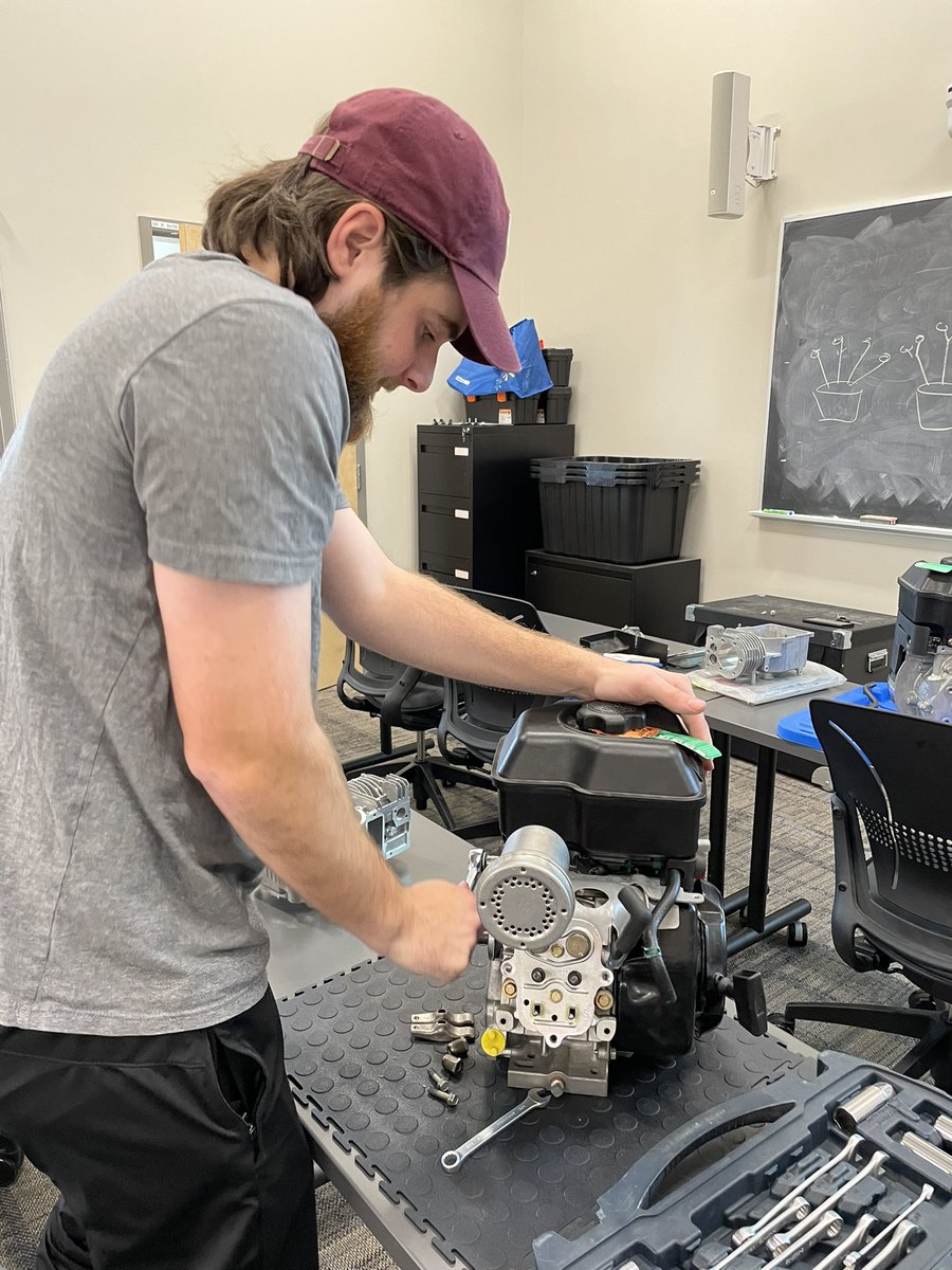 cshaw04's tweet image. REMINDER: The annual, virtual Diploma in Turfgrass Management information night will take place this Wednesday Feb 7th at 7:00pm EST.  Registration link is below:

uoguel.ph/os7s9

Please share w/ staff, friends, colleagues

@GuelphTurf
@UofGuelphOAC 
#GuelphTurf #We❤️🌾