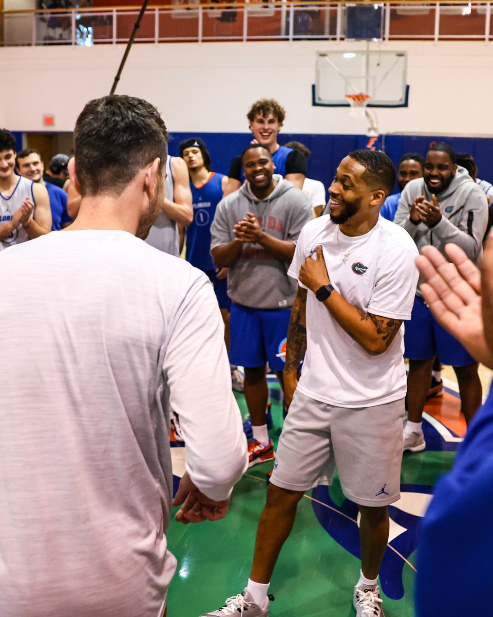 GatorsMBK's tweet photo. Our SEC Legend 🐊

Congrats to our guy @TaureanJGreen on being selected as Florida's 2024 SEC Legends honoree ⭐️

🗞️https://t.co/lpedm5T5xc https://t.co/OZVJDawbEL