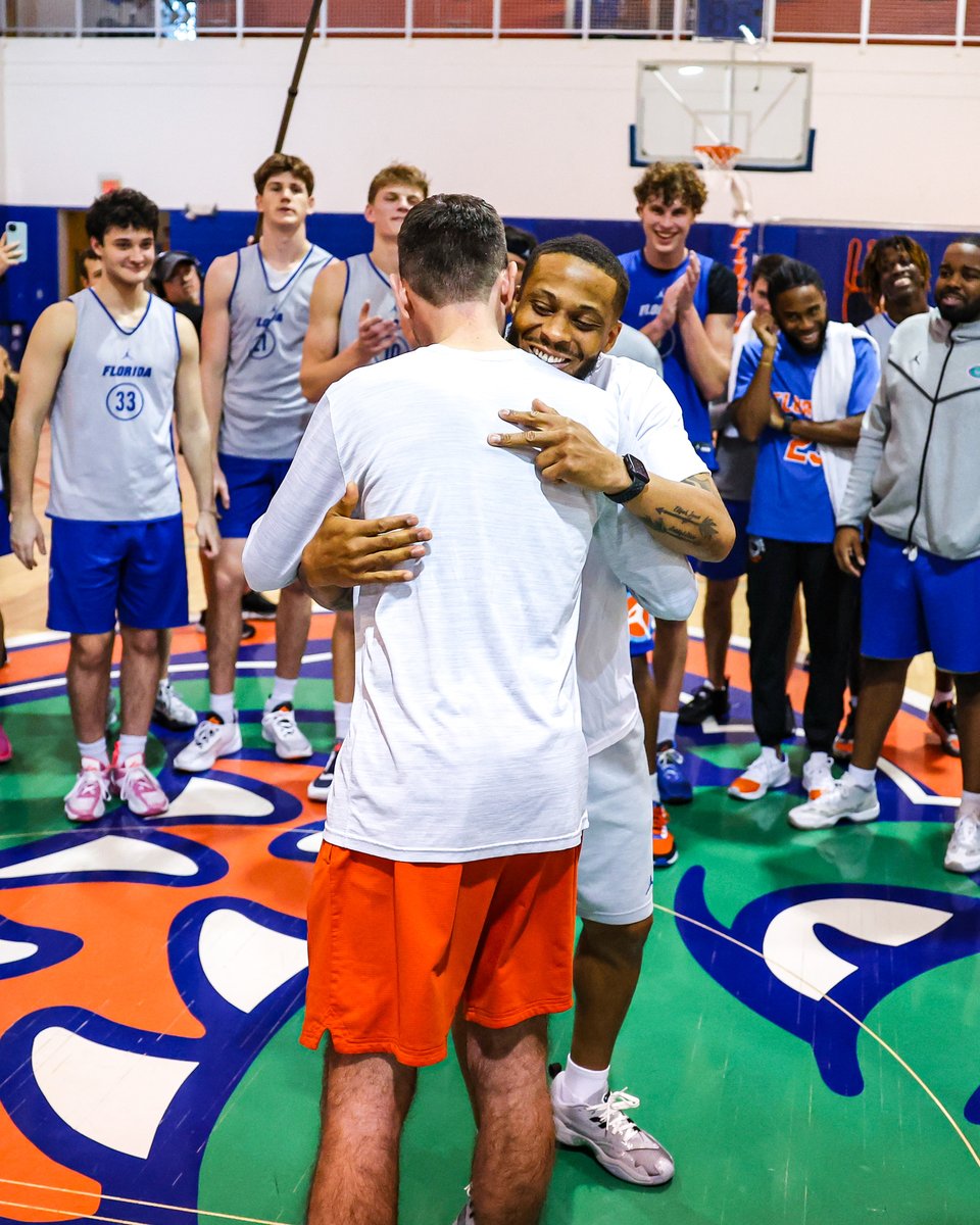 GatorsMBK's tweet photo. Our SEC Legend 🐊

Congrats to our guy @TaureanJGreen on being selected as Florida's 2024 SEC Legends honoree ⭐️

🗞️https://t.co/lpedm5T5xc https://t.co/OZVJDawbEL