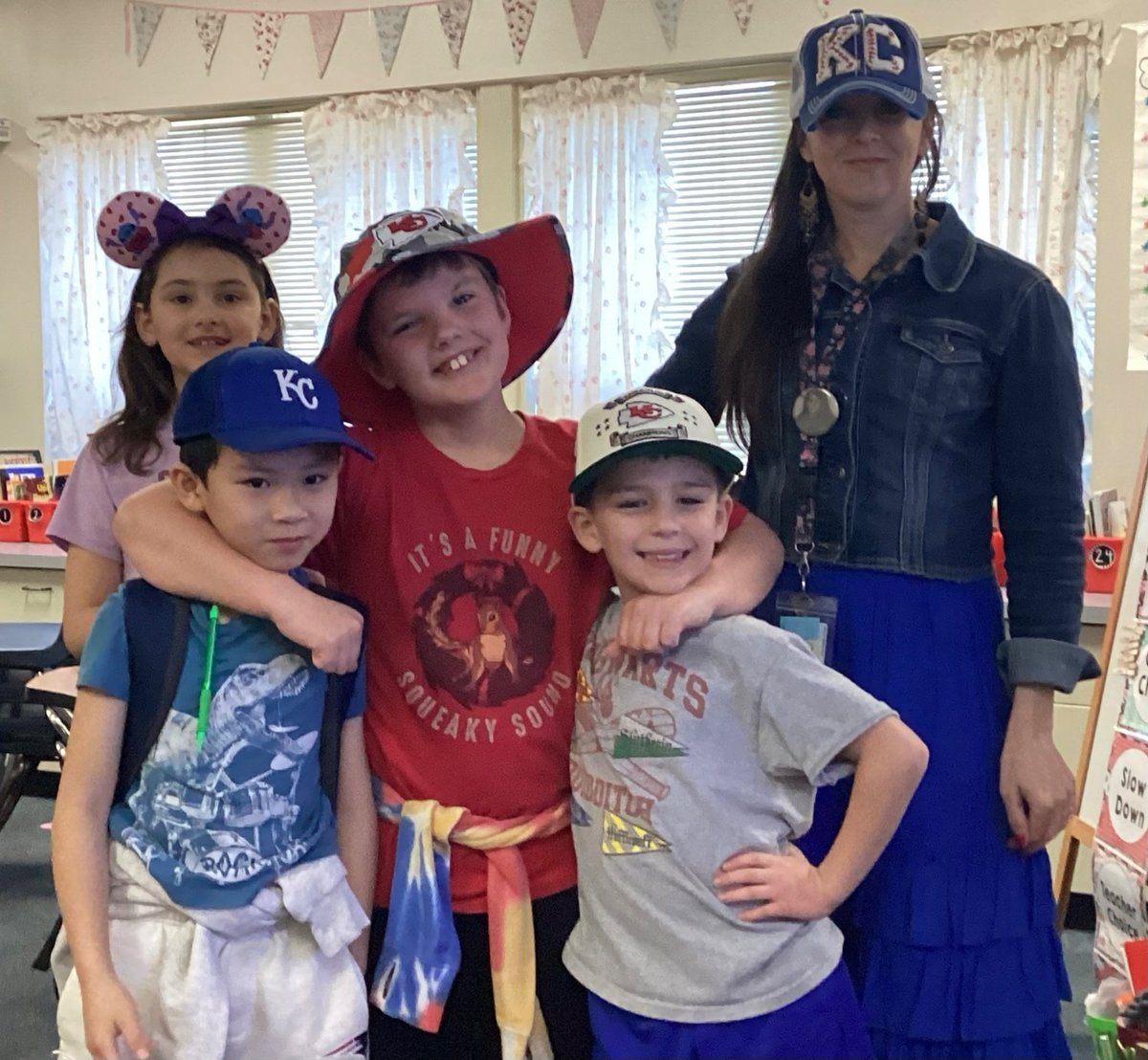 JenniferRu's tweet photo. Loving our Spirit week!! Hat day today!!🥰  @ClardyElemNKC https://t.co/6gIxPoSBru