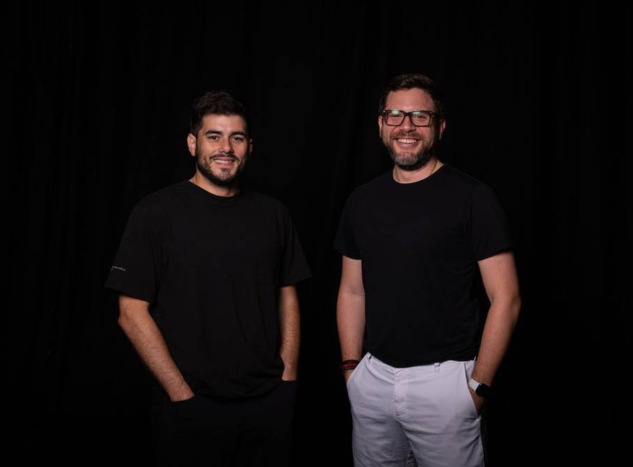 Ideas creativas de los guayaquileños Juan Javier Peña y Ricardo Casal se verán en un comercial del Super Bowl 2024 ▶ ow.ly/s3pH50Qy658