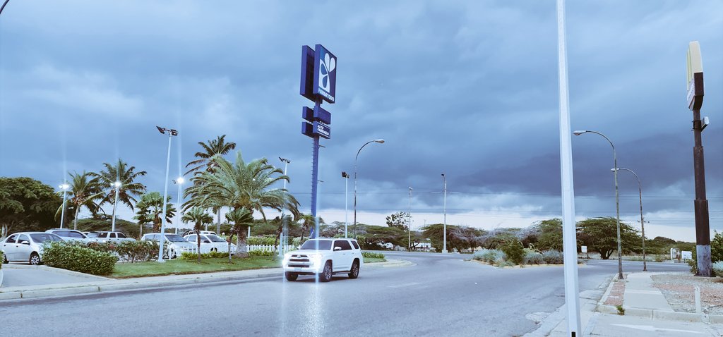 riverpl02's tweet image. Bienvenida la Lluvia a Punto Fijo, Paraguaná