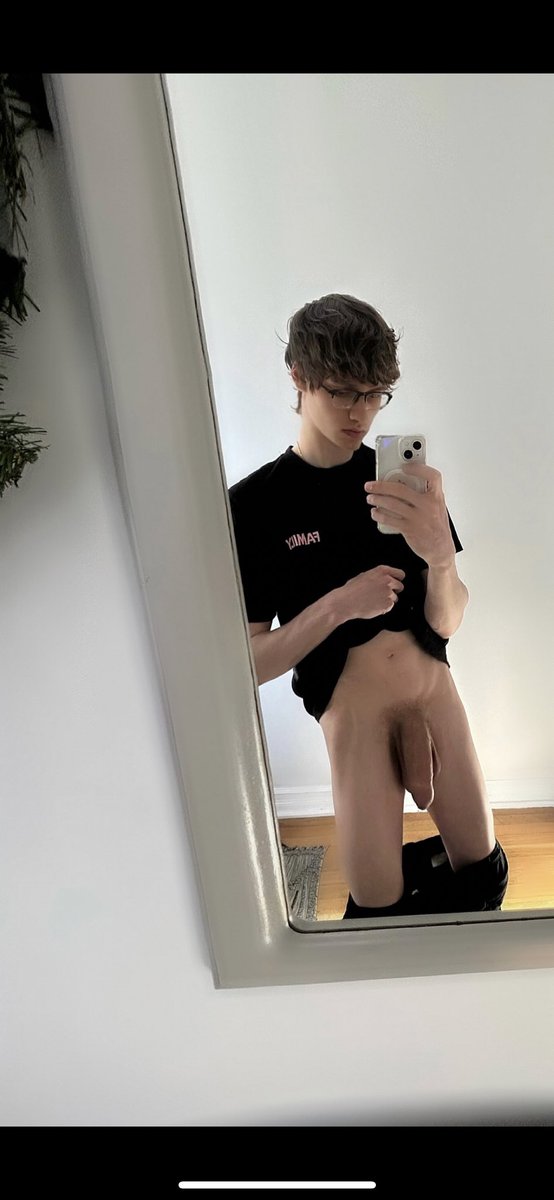 Show you mine if u show me urs 👇🏼
Hot guys only plazz🙏