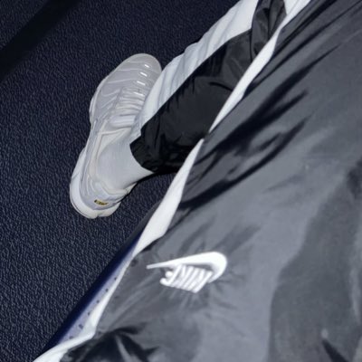 mwhitesockss's tweet photo. 🧦👟😏 https://t.co/GSYgco5Hyi