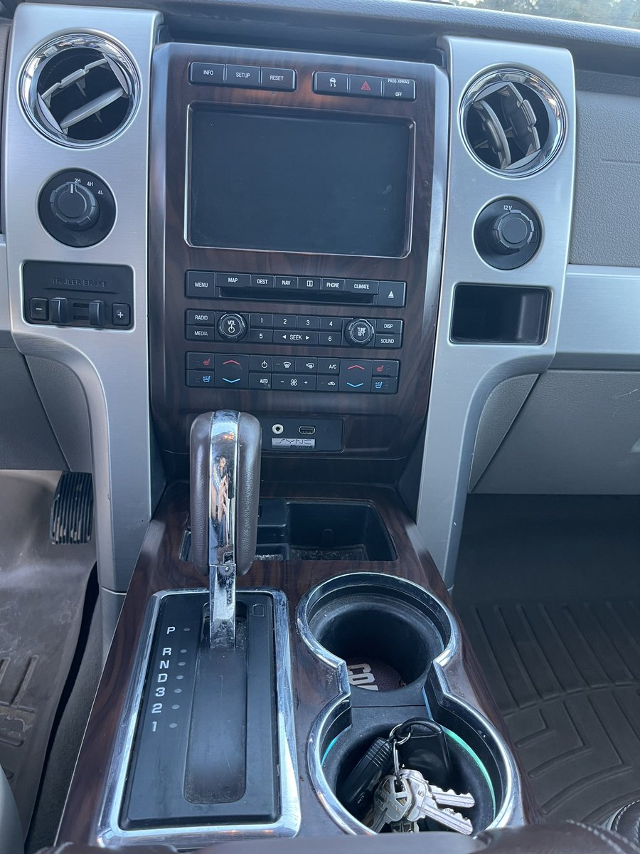 DocWunderlich's tweet photo. 2010 F-150 Platinum
$9800 OBO. Runs great no issues. 
Message me if interested. https://t.co/HO5rYZmQPZ