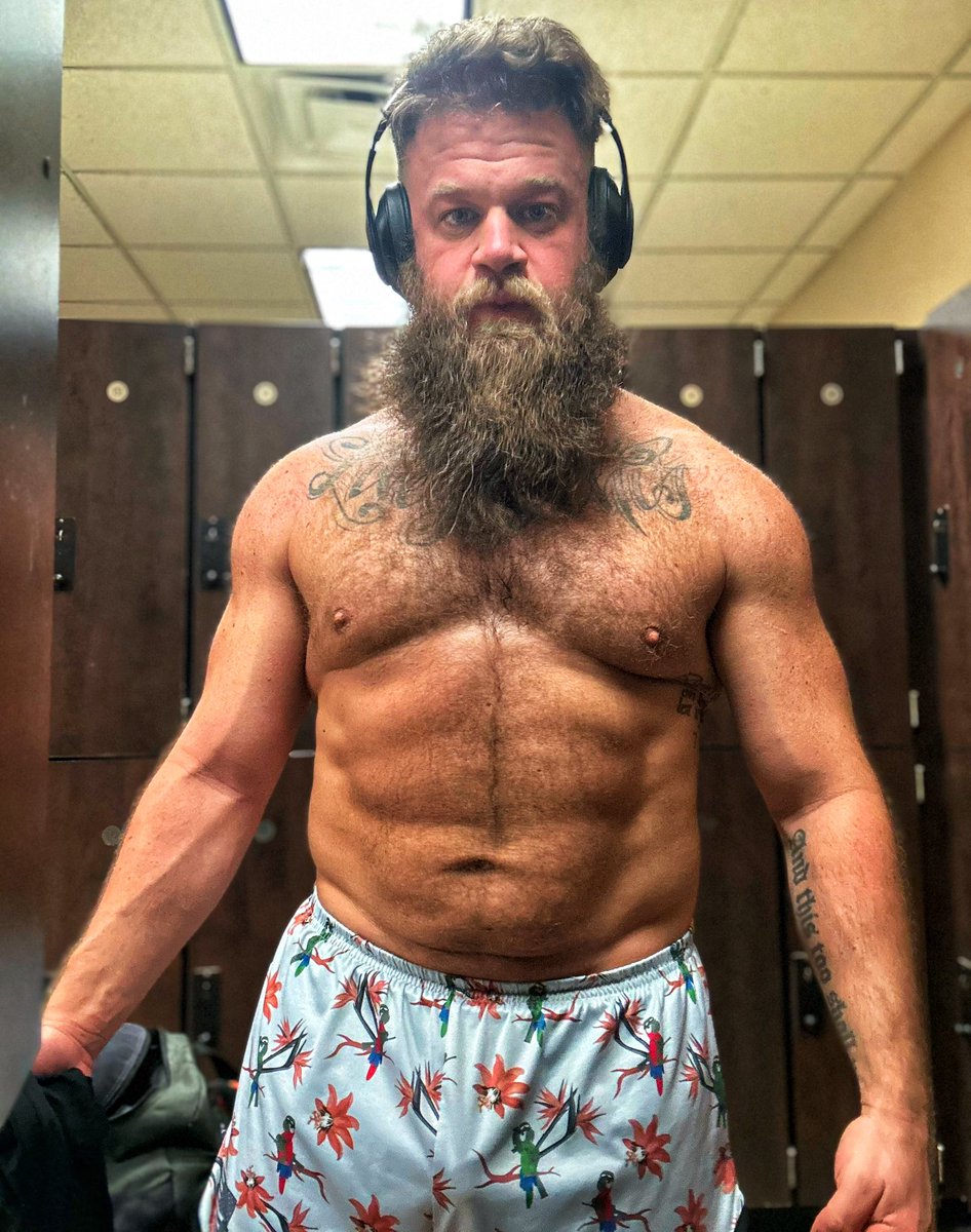 yard_gnome_'s tweet photo. If you had I would have baby abs on your 2024 bingo card well, ya got me. Cause I sure didn’t.
@Gritley_ changed the mindset. Had me cut back on the things I didn’t think I could and I feel phenomenal. @Gruntstyle
#fitness #wellhellothere #gruntstyle #fyp #gsfam #gruntstyle
