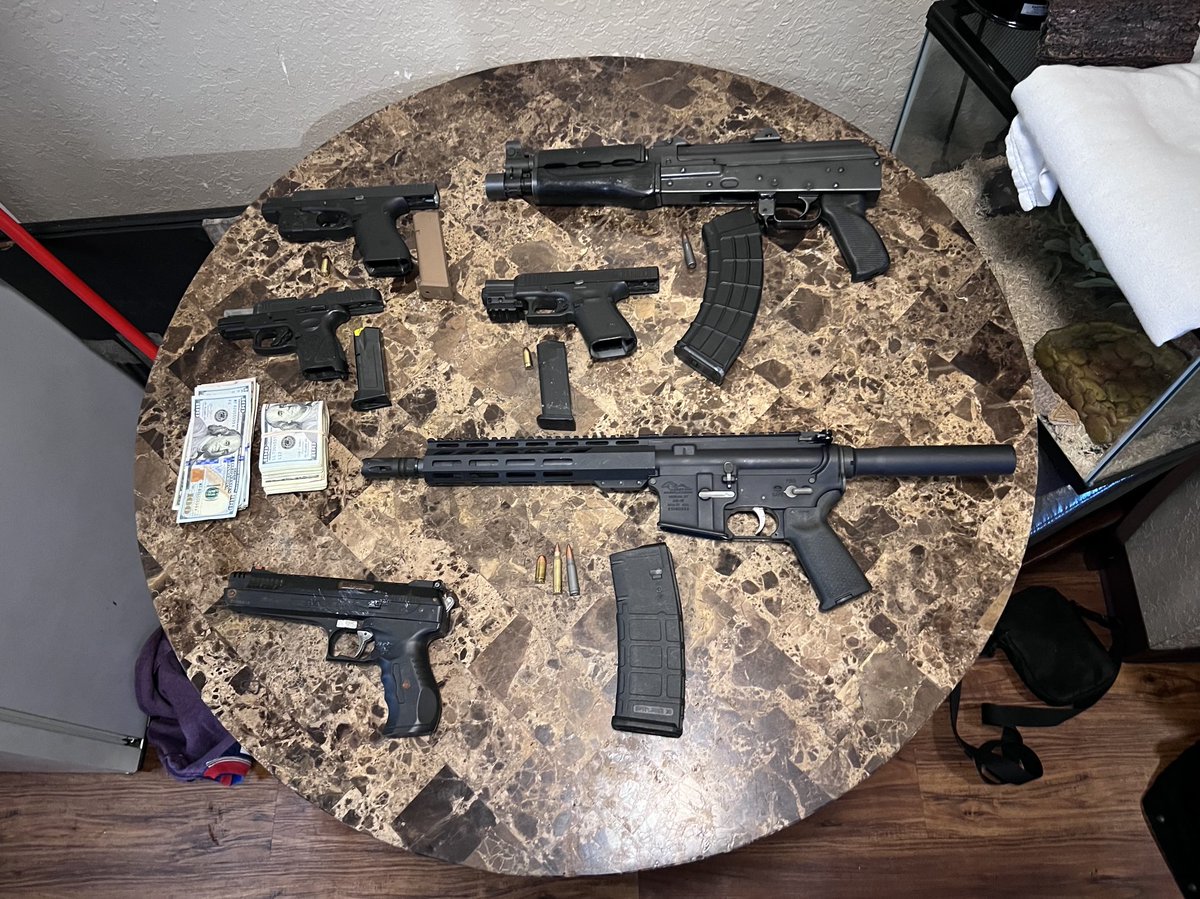 Assistant Chief Richard Perez (@rperezmpd) on Twitter photo Phenomenal investigative work by <a href="/MiamiPD/">Miami PD</a> Robbery Unit, Gang Intelligence Unit, CGIC, & FAT in safely apprehending violent armed robbers and recovering multiple assault rifles & handguns <a href="/JFernandezMPD/">Jose L Fernandez, MBA</a> <a href="/jrodriguezMPD/">Major J Rodriguez</a> <a href="/MoralesMiamiPD/">Chief Manny Morales</a> Phenomenal investigative work by <a href="/MiamiPD/">Miami PD</a> Robbery Unit, Gang Intelligence Unit, CGIC, & FAT in safely apprehending violent armed robbers and recovering multiple assault rifles & handguns <a href="/JFernandezMPD/">Jose L Fernandez, MBA</a> <a href="/jrodriguezMPD/">Major J Rodriguez</a> <a href="/MoralesMiamiPD/">Chief Manny Morales</a>