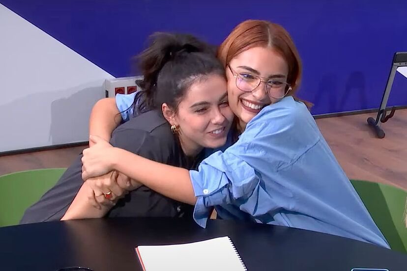 Baytarms's tweet photo. Gracias por la visibilidad, el amor, la lealtad, la música y por todo lo que nos habéis dado. Historia de la televisión para siempre, como ese “I Kissed a girl”. 

✨ a brillar tias, a brillar https://t.co/IOZoaXuhe1