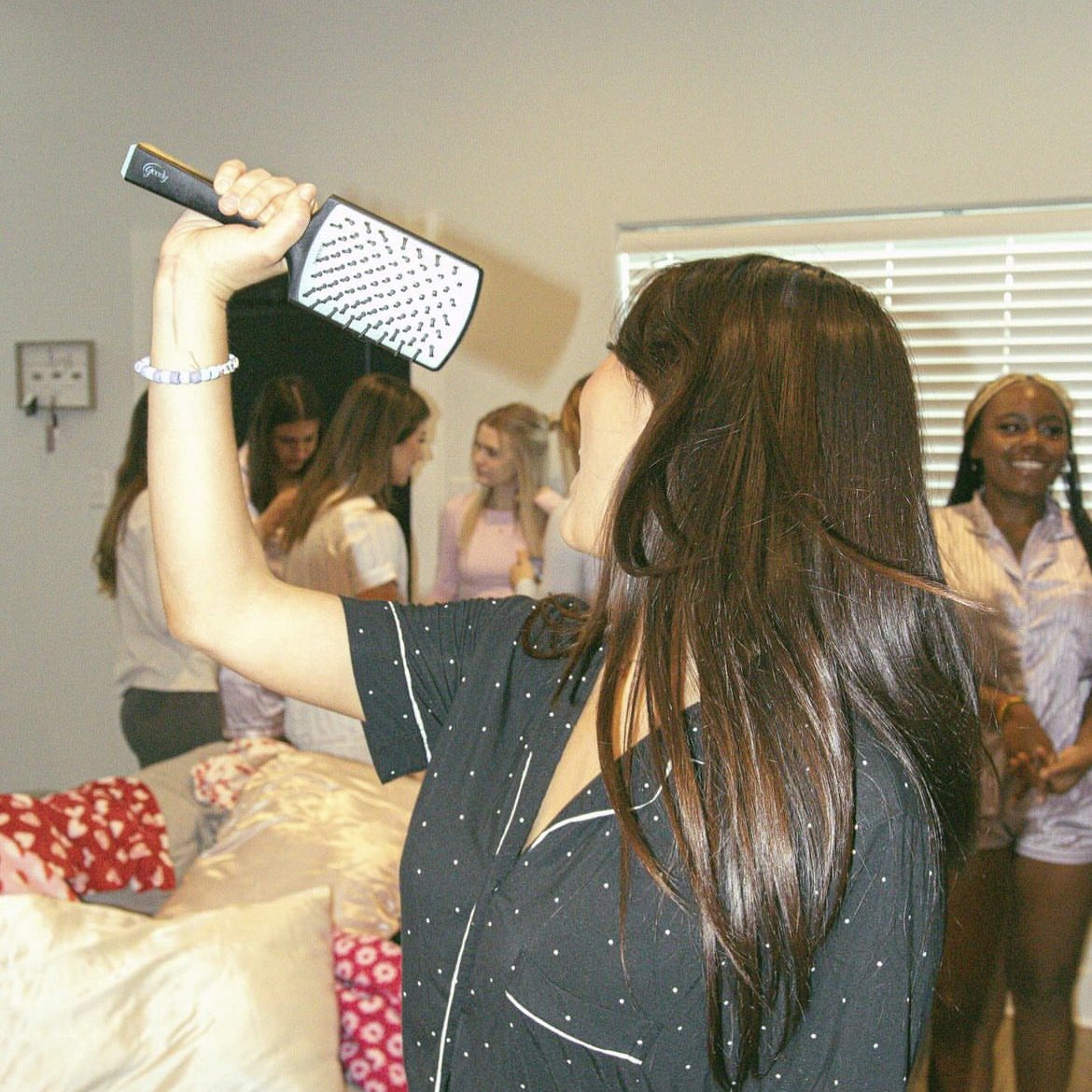 Screaming, dancing, and crying because APPS CLOSE IN LESS THAN 24HRS!!!!

Keep sending in those amazing apps before February 6th at NOON!! LEIAS is #DREAMING of our new members!💖🎀