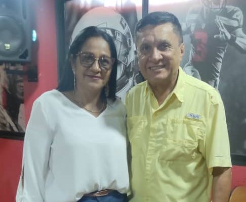 oscardhdez_'s tweet photo. Con la compañera secretaria política del CES #NuevaEsparta @adnvaesparta y concejal del municipio #Tubores @BelkinaF.

Los ADecos estamos en la calle porque estamos convencidos que con nuestra gran maquinaria de carne y hueso llegaremos a #Miraflores.

#05Feb

#UnidosSeViveMejor https://t.co/VQjo9PtBAR