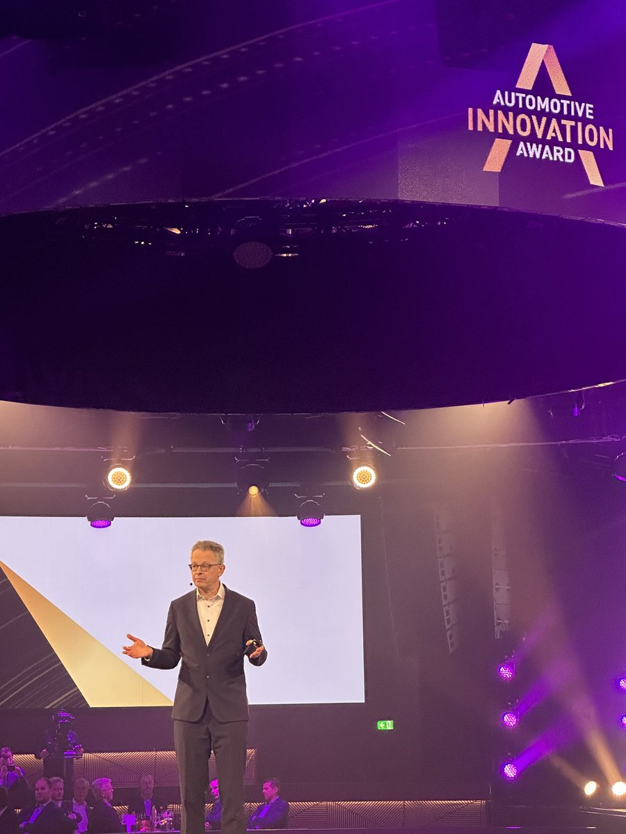 <a href="/AIAwardNL/">AIAward</a> “Who is interested to buy a hydrogen vehicle?” Zo trapt Stephan Herbst van Toyota Motor Europe zijn speech af.
#innovatie #automotive #AIA2024