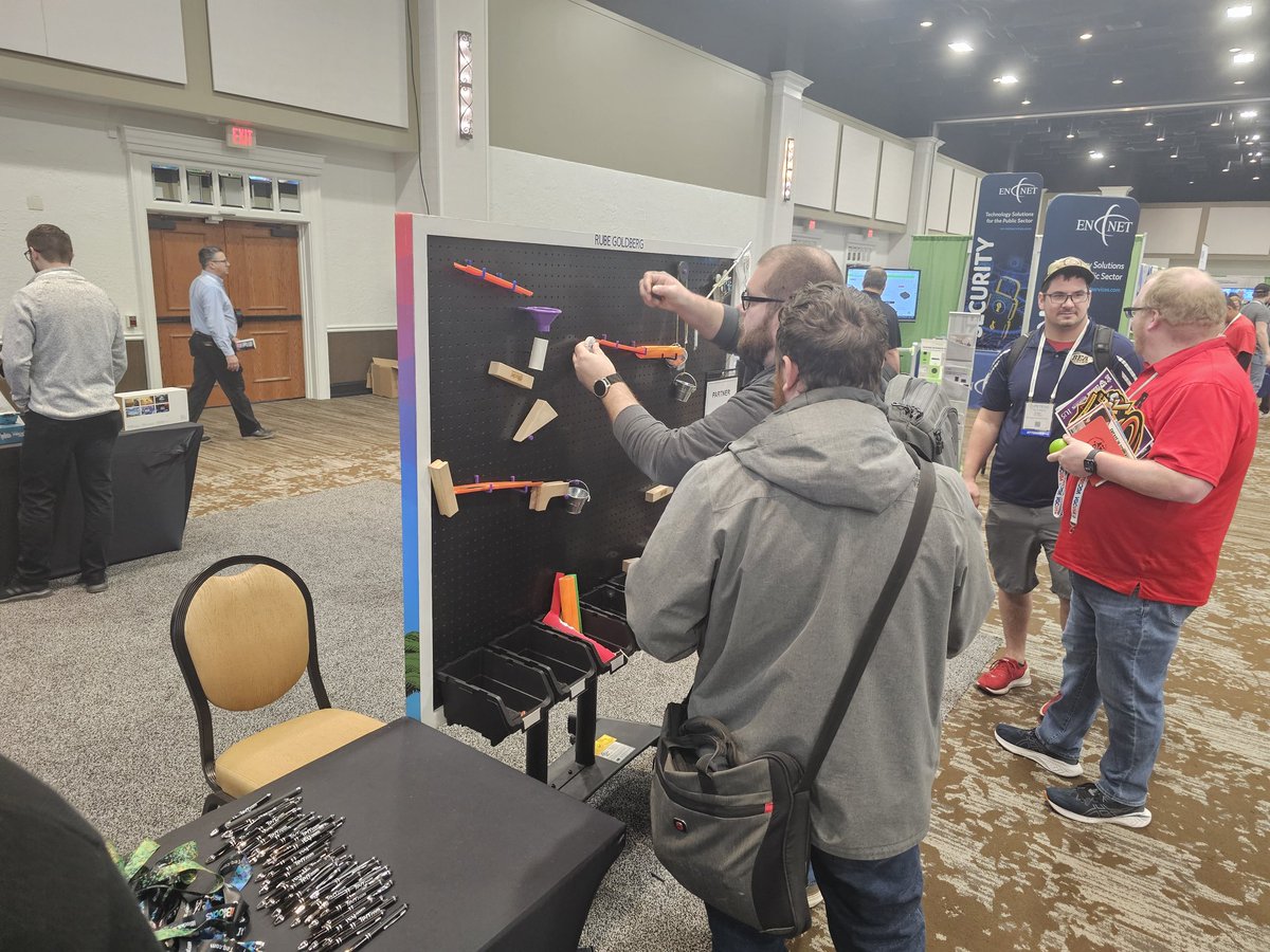 Always a blast sharing experiences on our Rube Goldberg board at a conference with educators. @TeqProducts @iBlocksPBL