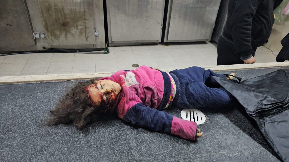 hasanurhann's tweet photo. Gazze'de çocuklar öldürülüyor...

UNUTMA UNUTTURMA...
#Gaza https://t.co/3jVgGZKEcZ