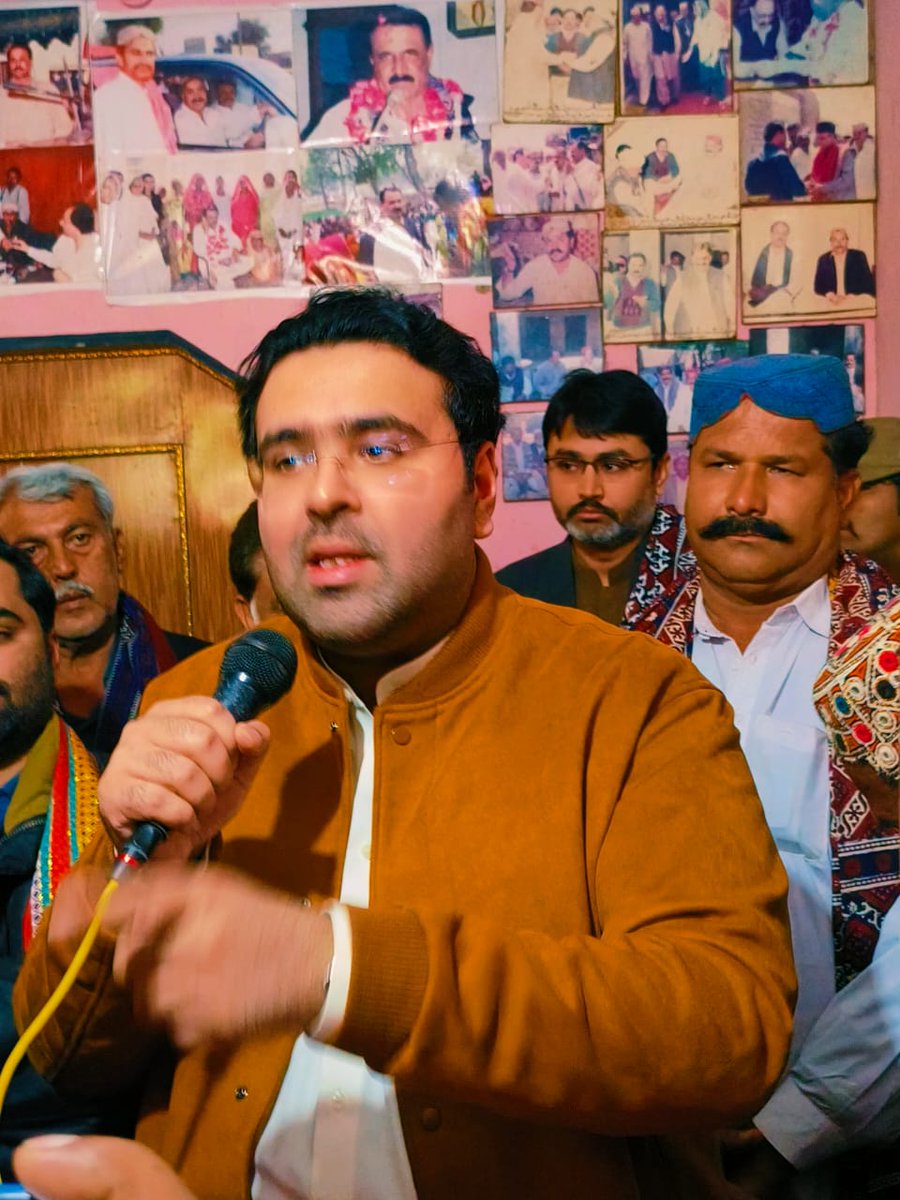 farooq_np's tweet photo. مٹیاری ضلع کی تینون سیٹیون پر PPP کلین سوٸیپ کرےگی مٹیاری ھالا کے عوام نے ھمیشہ مخدوم خاندان اور PPP کا ساتھ دیا ھے اس بار بھی #NA216 پر مخدوم جمیل الزمان #PS57Matiari پر @MakhdoomFZaman @MakhdoomMehboob #PS56 بڑی لیڈ سے کامیابی حاصل کرینگے #KarachiWithBilawal @BBhuttoZardari https://t.co/GPsHFt6Viu