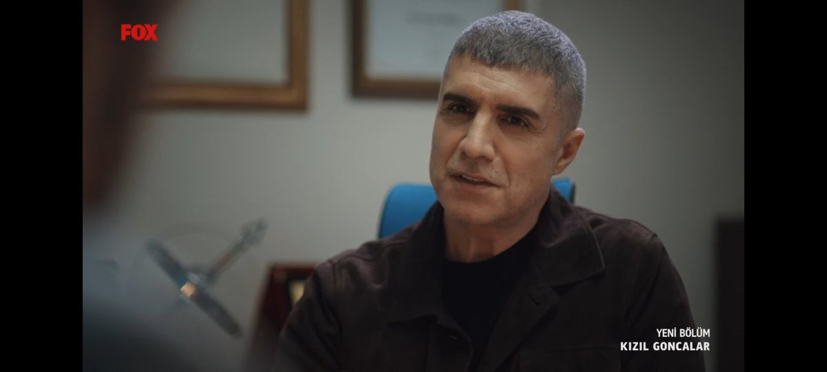 DiziciBagyan's tweet photo. -Kendime kendimden yeterince bahsediyorum.
-Ne konuşuyorsunuz? 
-Anlaşamıyoruz malumunuz. Ben diyorum beni benden sorma. Ben, ben değilim.

#KızılGoncalar https://t.co/v8c7wmHTA0