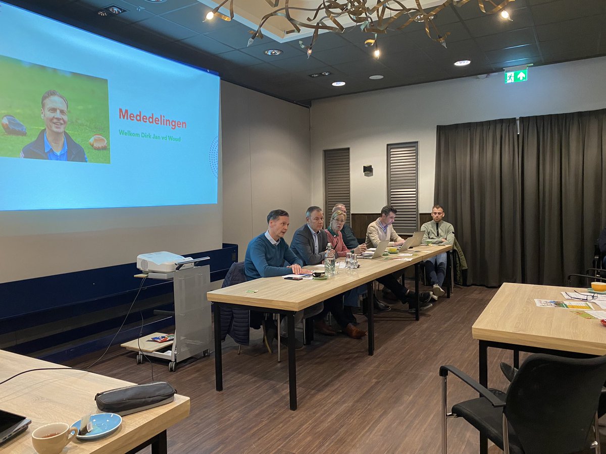 knkb's tweet image. Eerste Regiobijeenkomst KNKB in Holwerd 

#knkb
#kaatsen
#keatsen