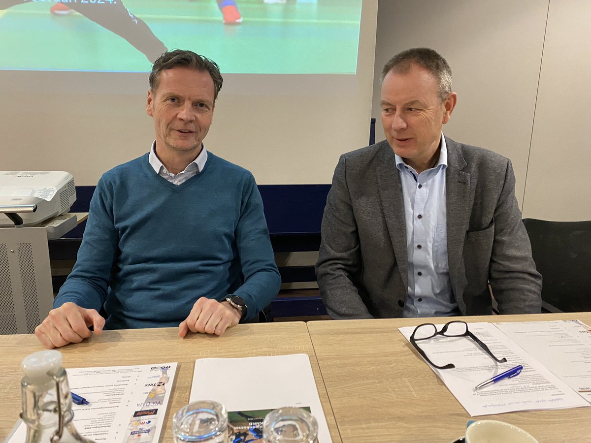 knkb's tweet image. Eerste Regiobijeenkomst KNKB in Holwerd 

#knkb
#kaatsen
#keatsen