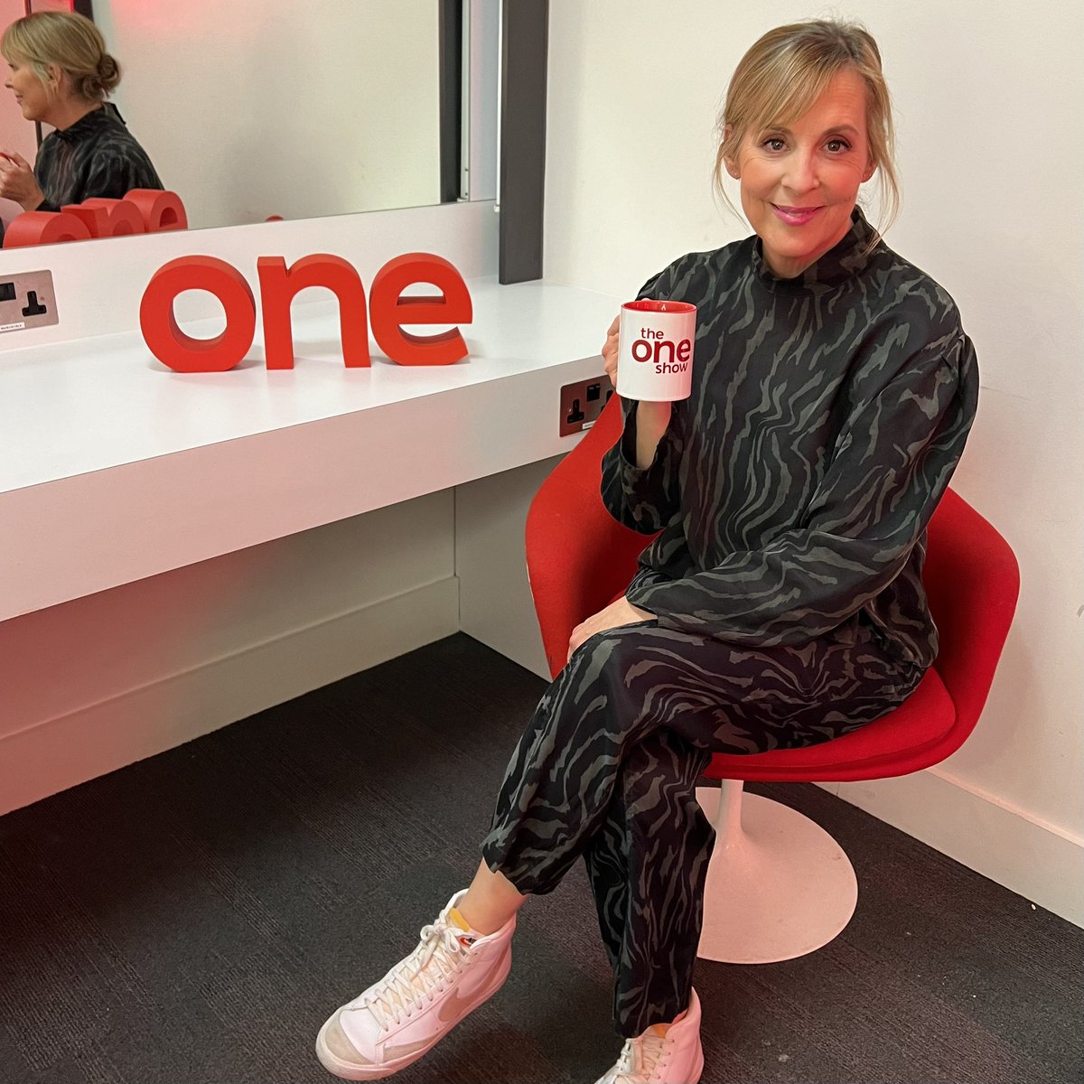 Don’t miss Mel Giedroyc on #TheOneShow talking about starring in the new #StarterforTen musical.
 
We’re live at 7pm 👉 bbc.in/3w62SUV