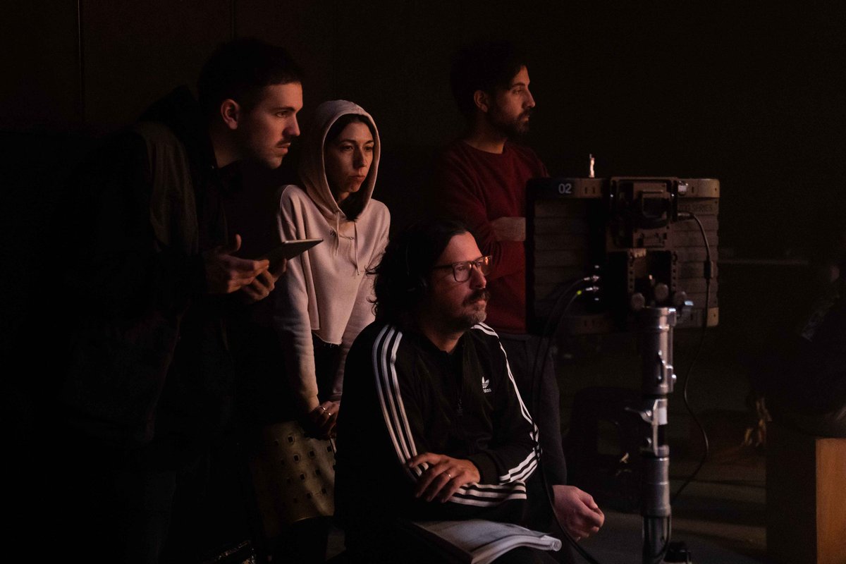 LKirlian's tweet photo. ⚠️ ¡ATENTOS! ⚠️

¡Acá las primeras imágenes de Backstage de la película LA FRECUENCIA KIRLIAN 👀!

👉🏽 Es el primer film en buscar financiación en comunidad a través de @bluebitsclub

👉🏽 Se estrenará en 2024 y combinará animación con live action

¿Quieren ver el primer póster? 📻 https://t.co/MfextJqOlT
