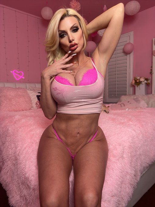 It's Officially the Month of Love! ❤️ I'm ready to celebrate it hot and naughty! 😈 Want to cum and be<a href="/tag/milf"class="tags"><span>#milf</span></a><a href="/tag/bigtits"class="tags"><span>#bigtits</span></a><a href="/tag/solo"class="tags"><span>#solo</span></a>