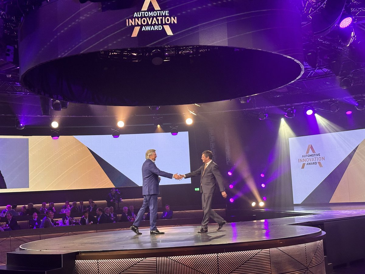<a href="/AIAwardNL/">AIAward</a> Alles komt samen in automotive-industrie volgens  juryvoorzitter Jan Peter Balkenende.
#AIAward #AIA2024