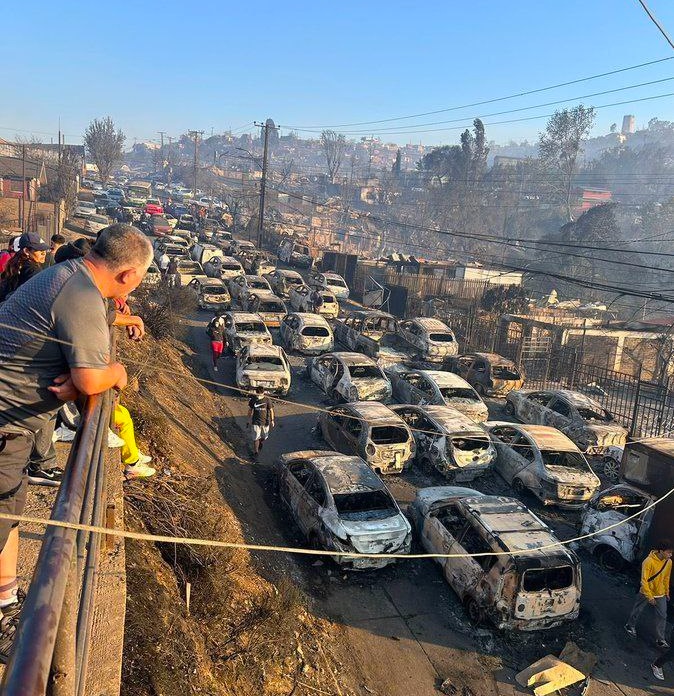 This is how climate crisis looks like in Chile 🇨🇱 !

The death toll from raging wildfires supercharged by global heating have killed at least 64 people in Chile's central Valparaíso region. I'm thinking of all the families affected and even more determined for serious action
