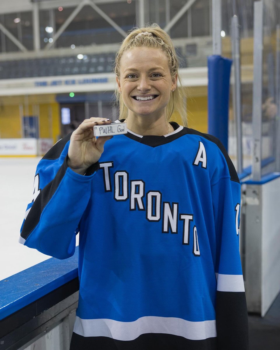 PWHL_Toronto's tweet photo. First goal for @RenataFast after a quick release. 😮‍💨 https://t.co/NuUbkQ8xi2