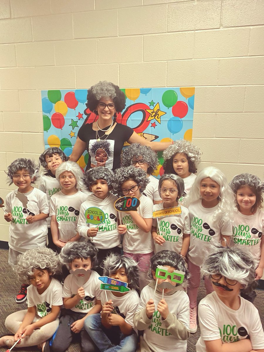 claudia_busti's tweet photo. 100 days old in Kindergarten π€©π€©π€©π€©. We are definitely smarter, brighter, more confident and unstoppable π #100daysInKinder @McnabbSchool https://t.co/gSnMUXo9Ot