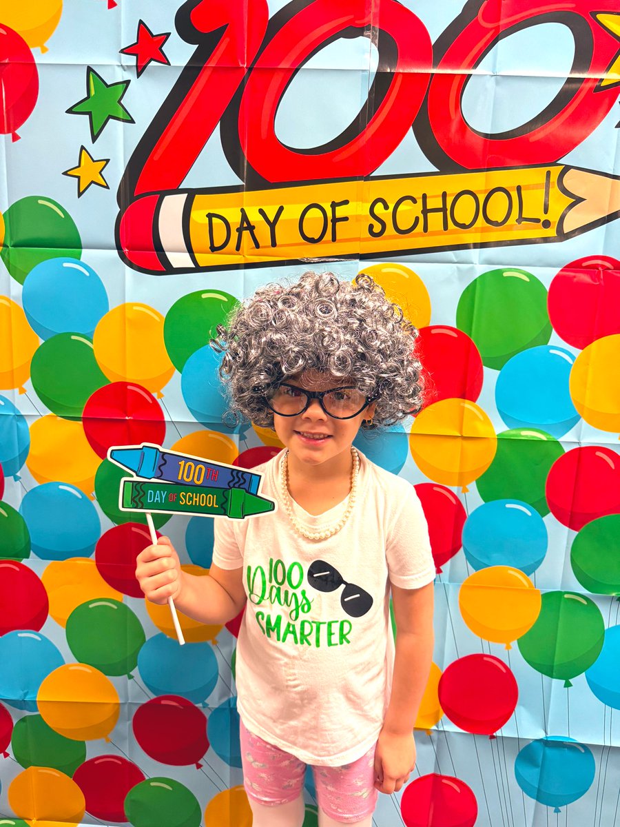 claudia_busti's tweet photo. 100 days old in Kindergarten π€©π€©π€©π€©. We are definitely smarter, brighter, more confident and unstoppable π #100daysInKinder @McnabbSchool https://t.co/gSnMUXo9Ot
