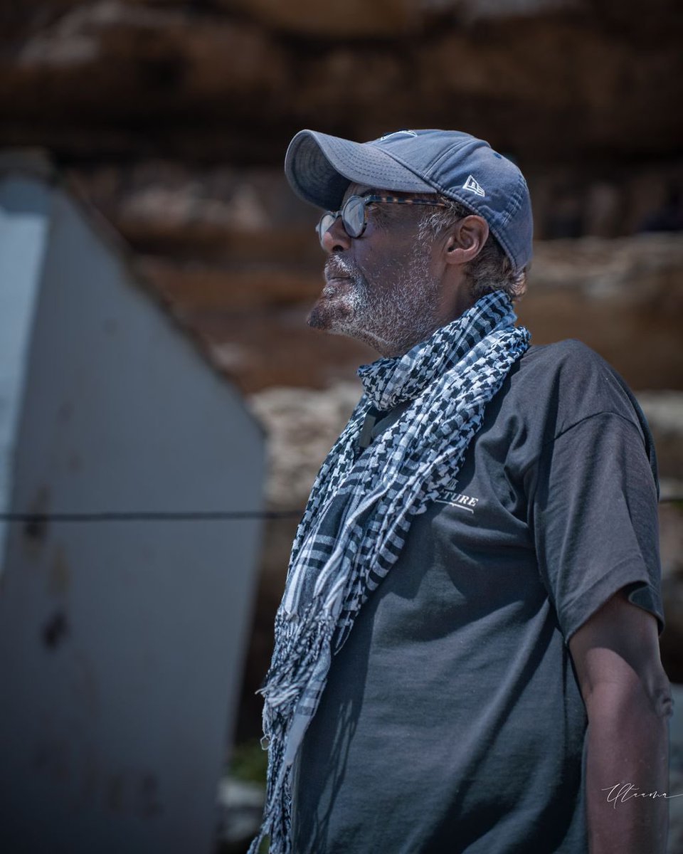 MoulidHujale's tweet image. Meet Mohamud, a retired teacher who returned from the US🇺🇸 &amp;amp; settled in the ancient town of Eyl in Nugaal region, #Somalia.
He encourages people to come back to their home country.🇸🇴 2 years ago, @saidfadhaye &amp;amp; I featured him in a documentary about peace👉youtu.be/pEZxQE-2yco?si…