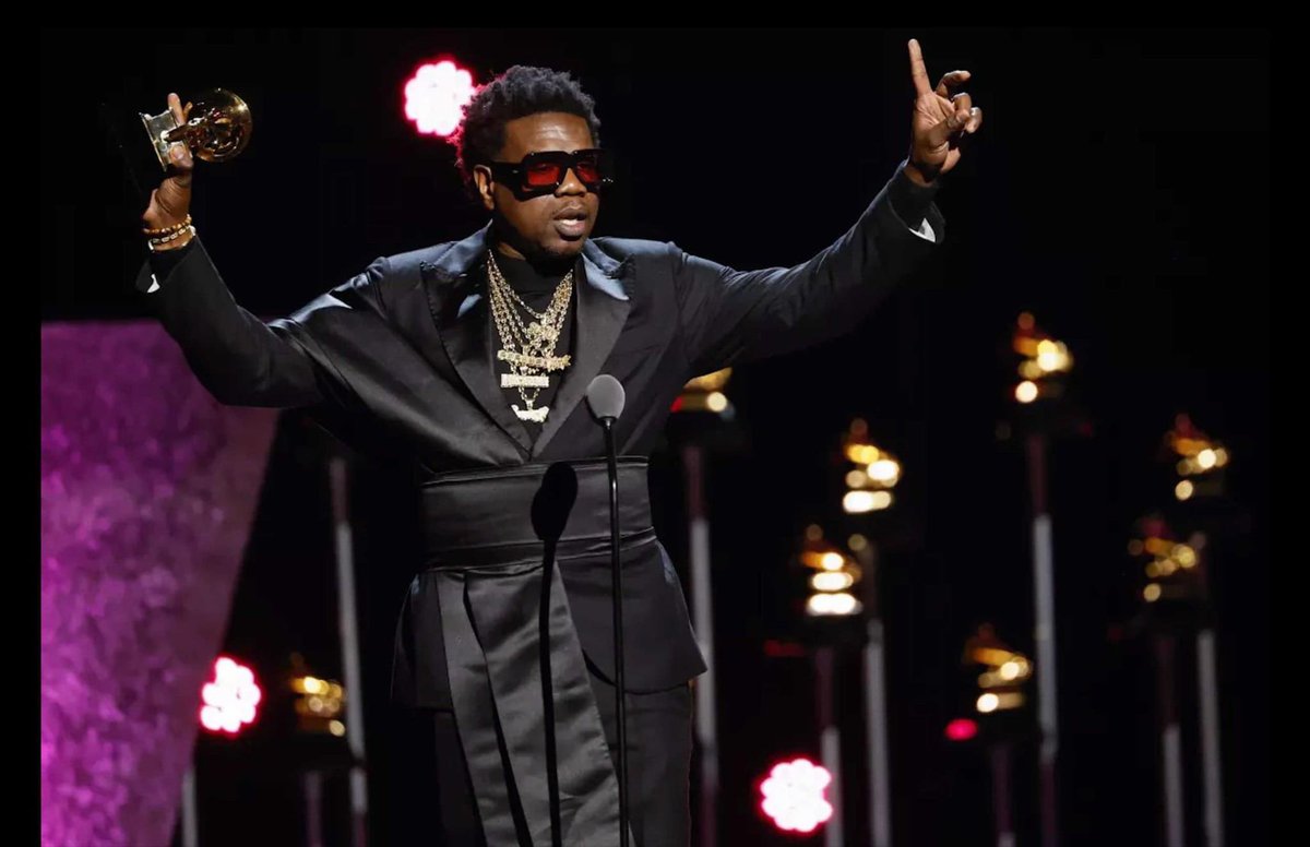 Congratulations to Theron Thomas for winning the second annual "Songwriter of the Year" at this year's GRAMMY Awards! 🙌🎉✨

📸: LA Times