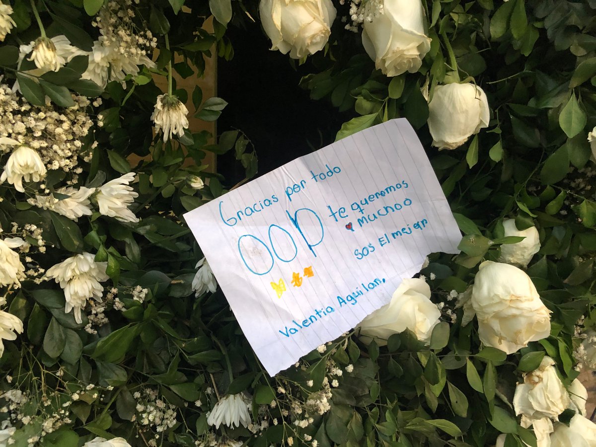 El gran legado deportivo lo hizo el Gran Osvaldo Domínguez Dibb a nuestro país y al mundo, sus seguidores demostraron de muchas formas el cariño a los familiares, entregando carteles, remeras, flores !!!

#ODDEterno