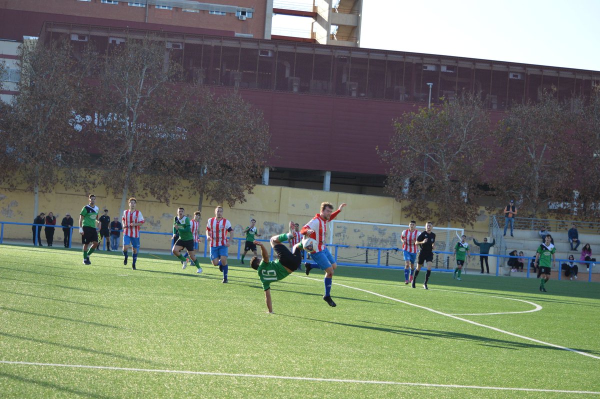 MURADPALMERAL's tweet photo. 𝙋𝙍𝙄𝙈𝙀𝙍𝘼 𝘼𝙐𝙏𝙊𝙉𝙊𝙈𝙄𝘾𝘼 | 𝙅17

📸 Imágenes

#ADPalmeralGasmaRentaCar 2 VS 2 #AlcantarillaFC

Partido a cargo del Mister Pablo Carrillo donde se consiguió el empate con tan sólo 9 jugadores

⚽ Rubén
⚽ Ousman

FT: @hruiz1974

#adpalmeral #palmeral #somospalmeral https://t.co/M6tUy6VvJq