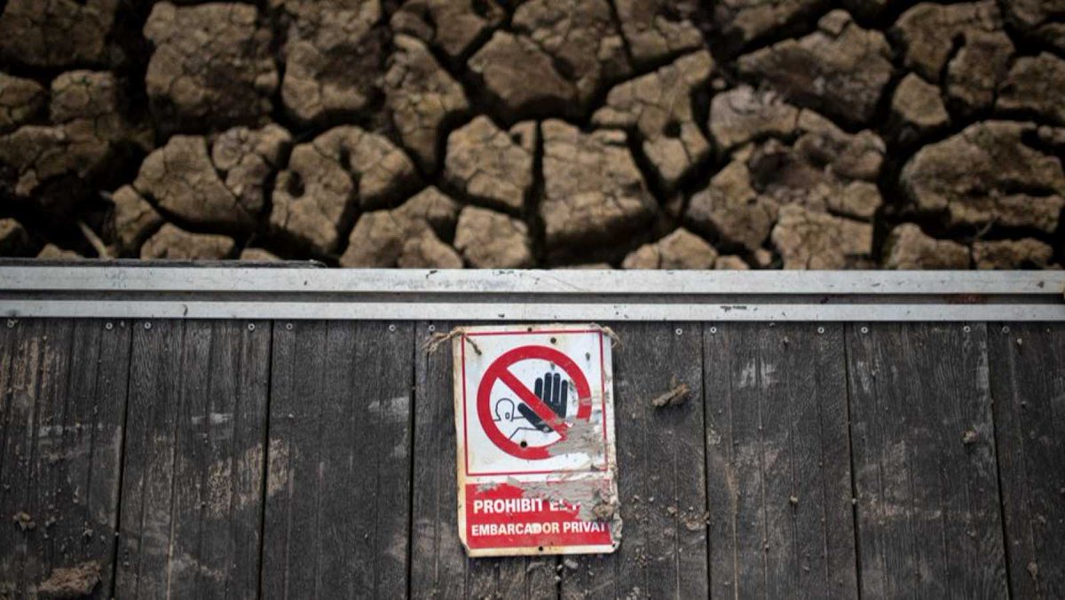 😞Más de 200 municipios de Cataluña están en emergencia por #sequía

🔗Así son las restricciones de #agua 💦 que te cuenta <a href="/rtve/">RTVE</a> ➡️ acortar.link/RcQxJj