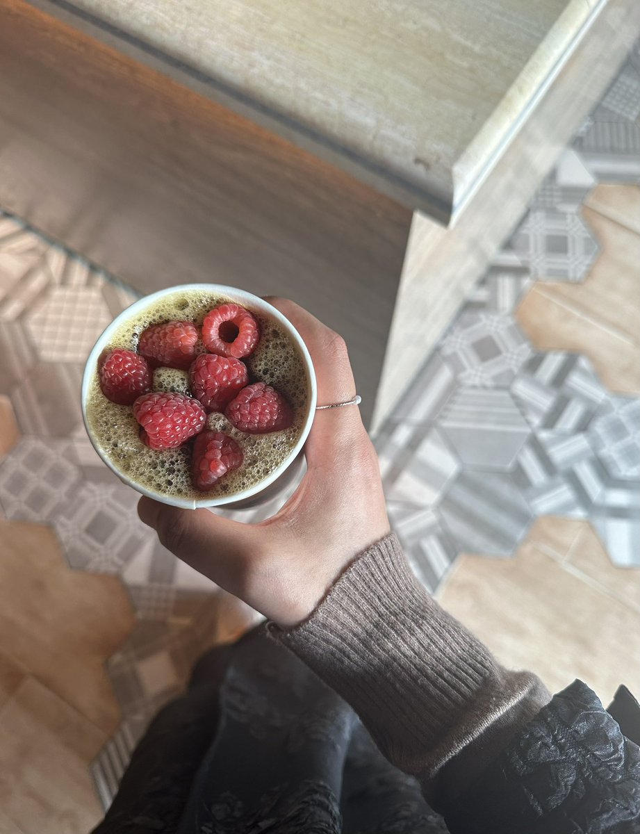 Shahad_alka's tweet photo. Today’s good mood is sponsored by coffee https://t.co/yTKNBWIDmz