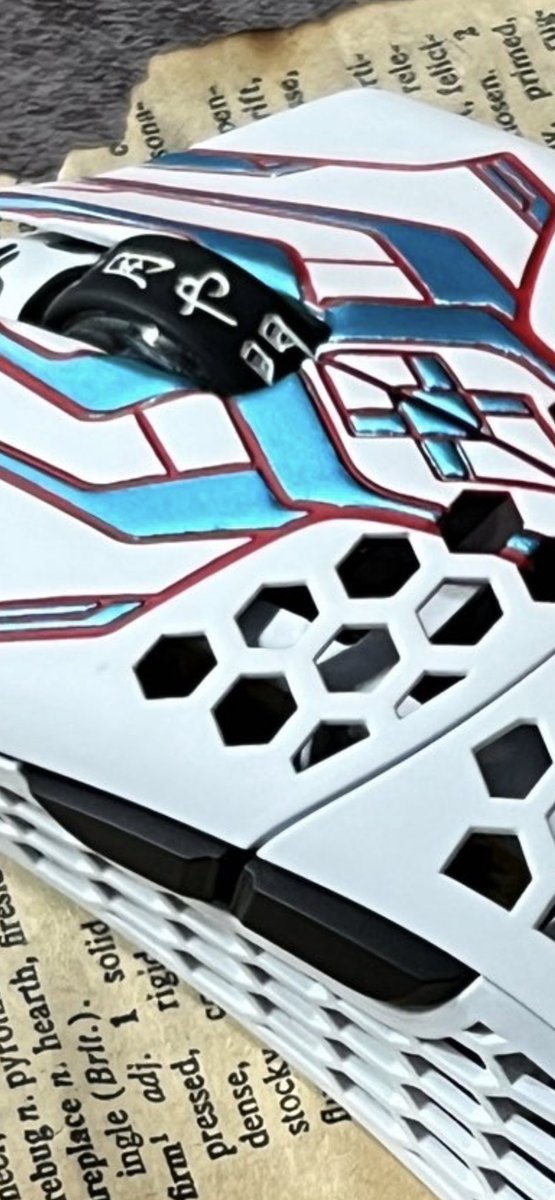 itsmajorbtw's tweet photo. @lupuskhan00 @finalmouse Lol the paint looks sloppy as fuck.. https://t.co/jiBJXvTt7j