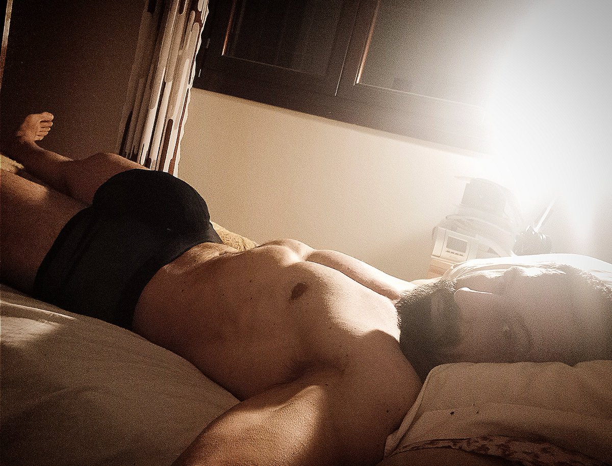 xavilqarPECoach's tweet photo. An example of my average lazy morning routine. Waking up with a huge bulge and making it worst and worst before going out

The complete collection of pics plus a short vid is now available on

https://t.co/oRcmhzI4lT https://t.co/vqyJRiP4q9