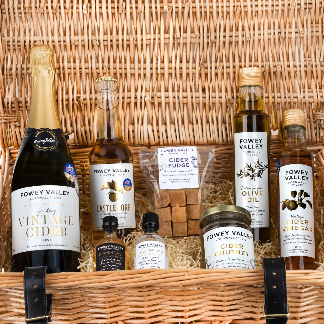Just over one week to go ❤️ Treat a loved one this Valentine’s Day to one of our hampers 🎁 From our award-winning Cornish cider, generous gin bundles to cheese and homemade chutneys, give a gift their tastebuds will thank you for. Shop here: foweyvalleycider.co.uk/shop