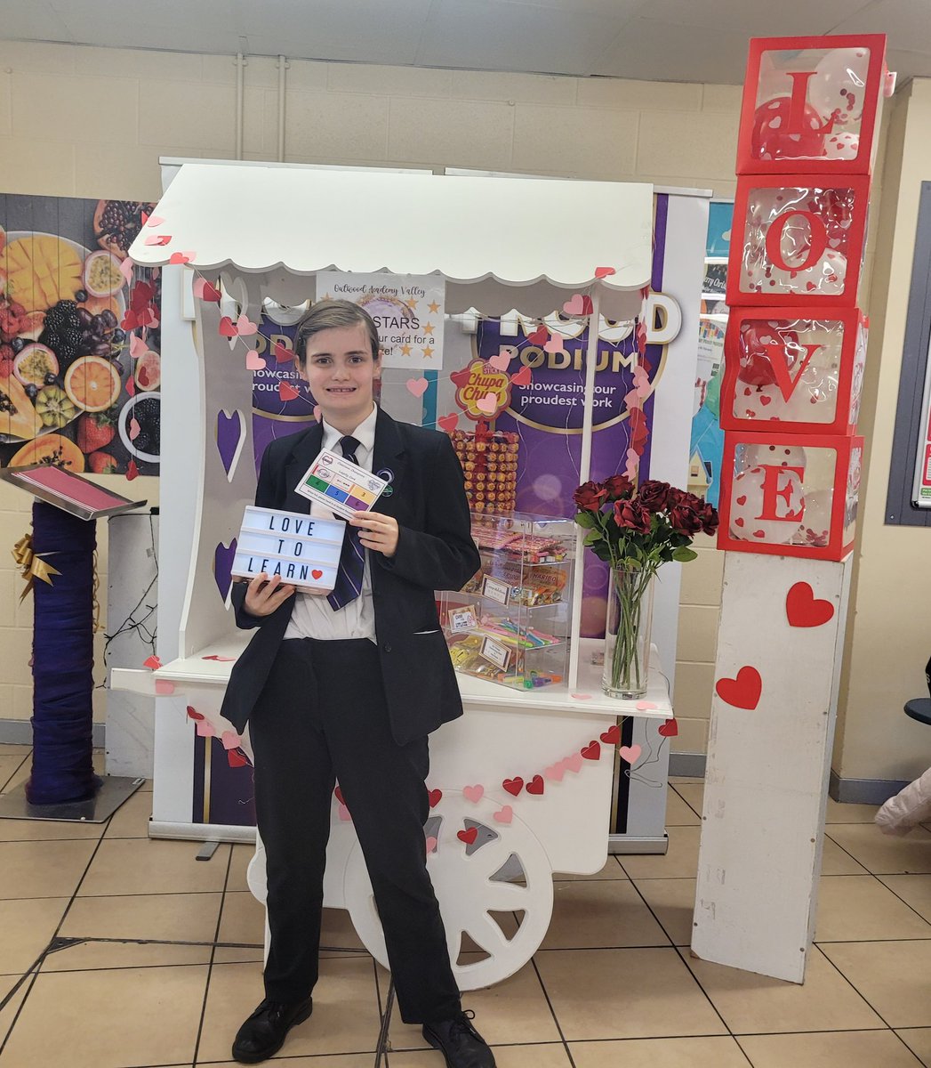 Outwood_Valley's tweet image. Our Praise Stall in action this morning break @OGATSouthRVP. #LovetoLearn  #ThirstForLearning #ClassroomChampions #ValuedAtValley