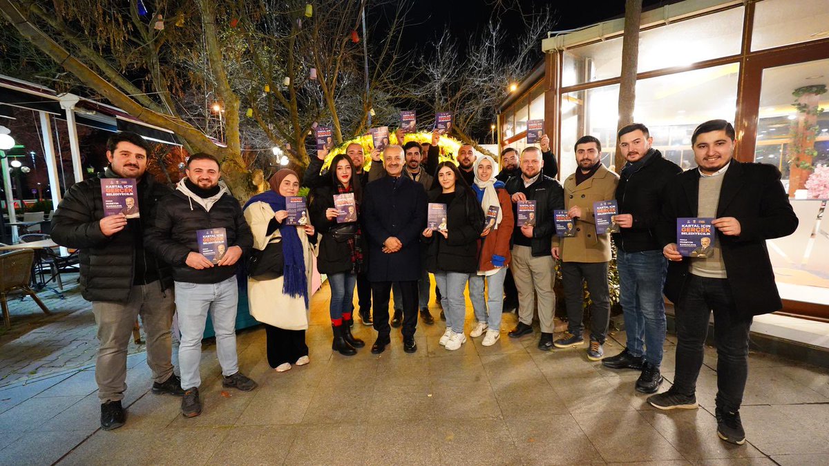 Kartalımızda bulunan kafelere çatkapı ziyaretlerimize kaldığımız yerden devam ediyoruz! Gençlerimizle biraraya geliyoruz. 

#Yenidenİstanbul #YenidenKartal