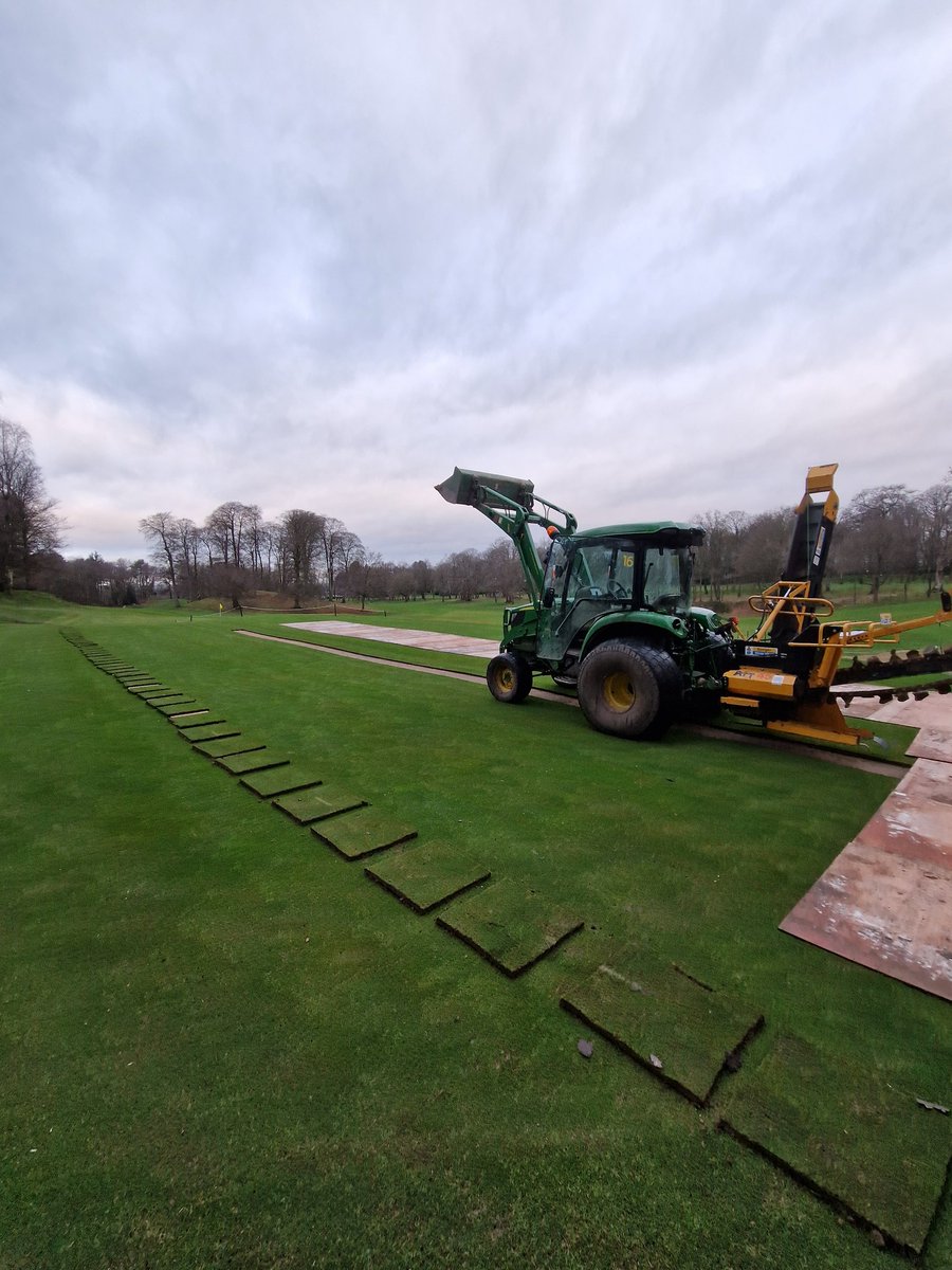 DunhamGreens's tweet image. Productive day @DunhamForestGC today. Drainage installed into the 5th green, along with the 18th tee prepped for turfing later this week. Fingers crossed we don't get to much of the wet stuff tomorrow