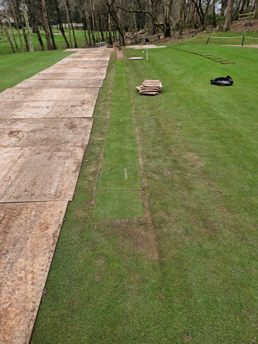 DunhamGreens's tweet image. Productive day @DunhamForestGC today. Drainage installed into the 5th green, along with the 18th tee prepped for turfing later this week. Fingers crossed we don't get to much of the wet stuff tomorrow