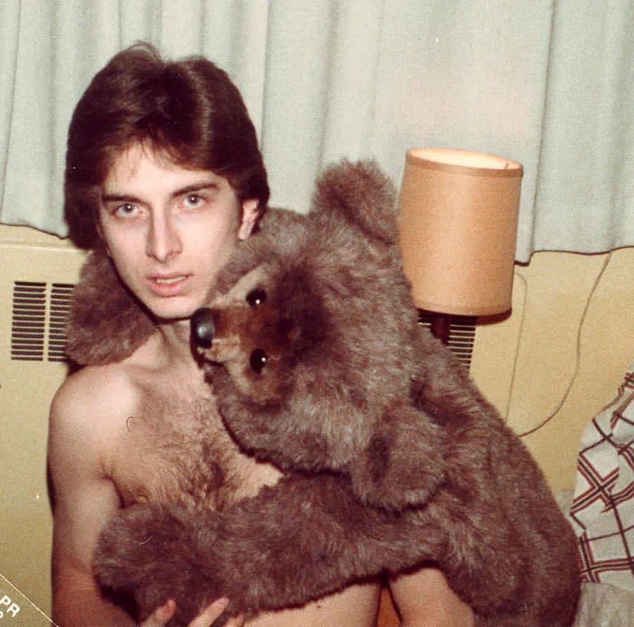 tommclaren1's tweet photo. That's me at 21. What can I say about #MeAt21? I'm in Mary's college dorm room at the University of Michigan. I may or may not have pants on. I have a stuffed bear on my shoulder. #thosewerethedays https://t.co/Wwwvp25r9Q