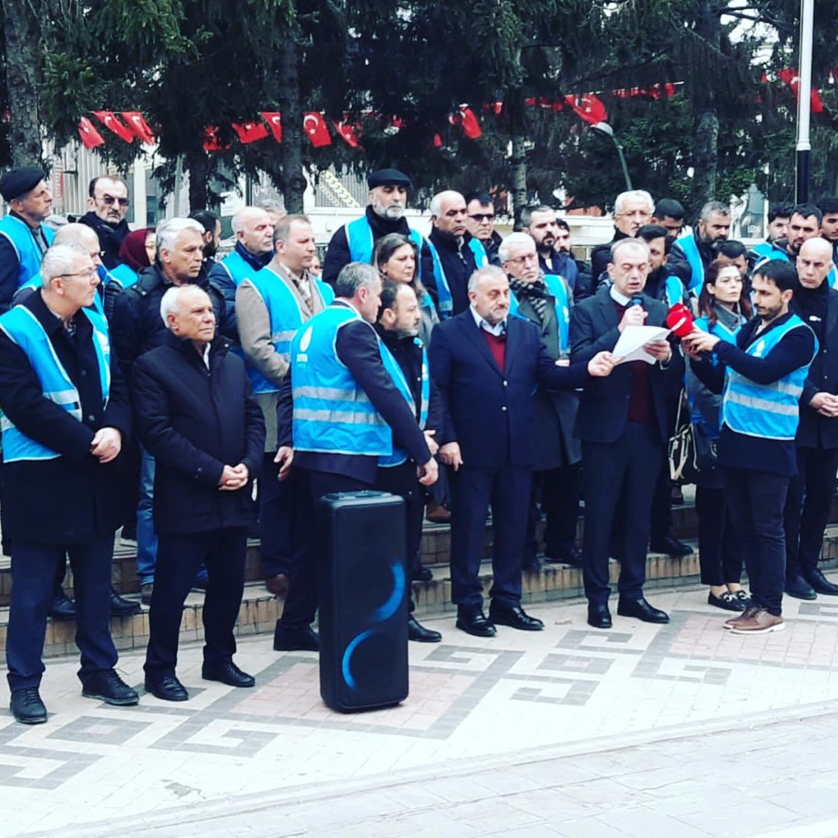 Bugün, meydanlarda Adapazarı'nın geleceğini şekillendirecek seçim beyannamemizi siz değerli hemşehrilerimle paylaştık. Gelin, bu yolda hep birlikte yürüyelim. #AdapazarıİçinBaşnuh